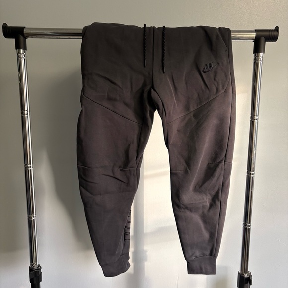 Nike Tech Set - Picture 10 of 12